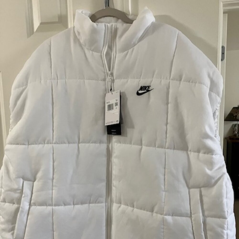 Nike Women's Puffer Vest XXL  Really Cute!